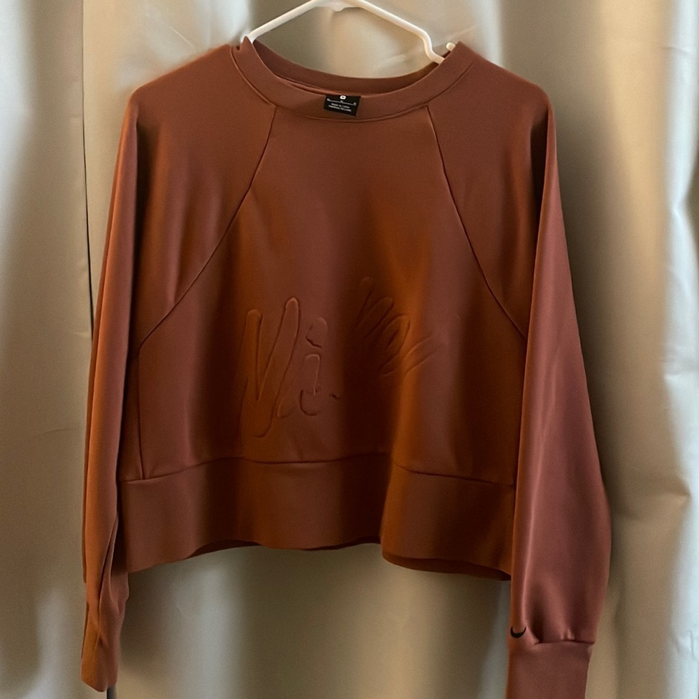 Nike dry fit cropped sweatshirt medium